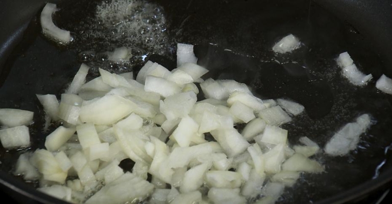 Версия грузинского остри в горшочке