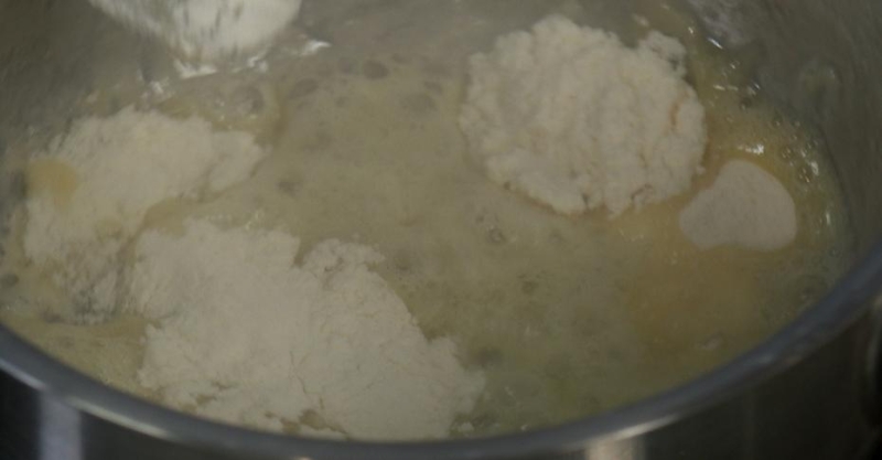 Говядина в красном вине и стейк из капусты