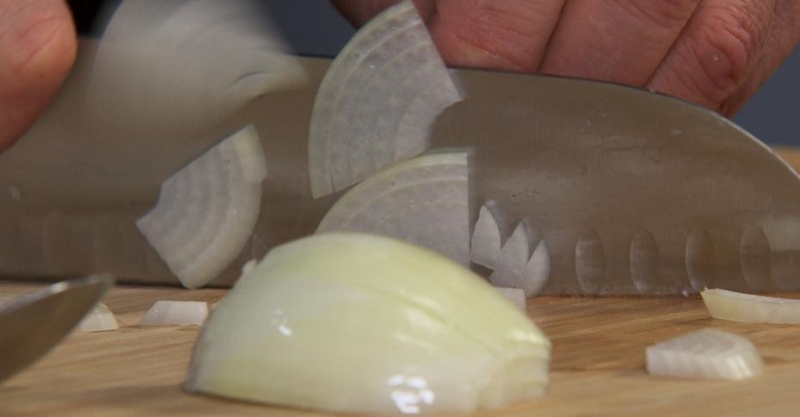 Говядина в красном вине и стейк из капусты