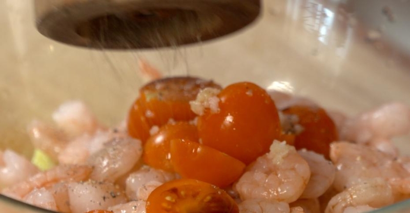 Свежий салат с креветками