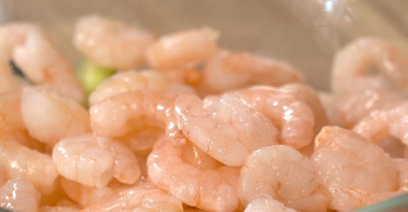 Свежий салат с креветками