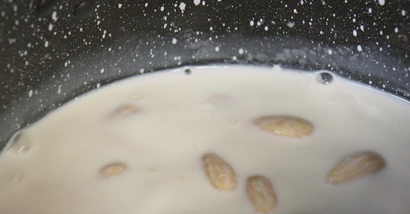 Паста с креветками в миндально-сливочном соусе