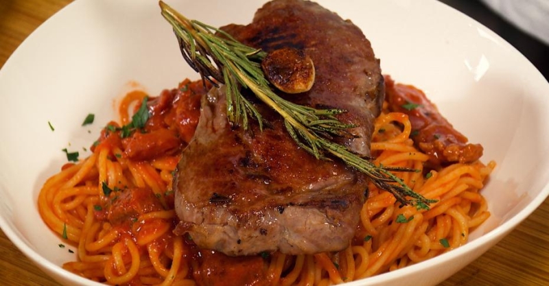 Макароны с мясом и мясом