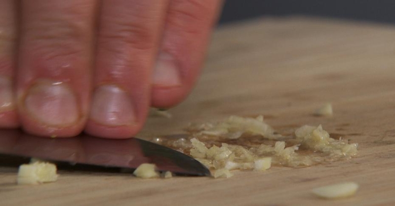 Хрустящие баклажаны с дзадзики и терияки