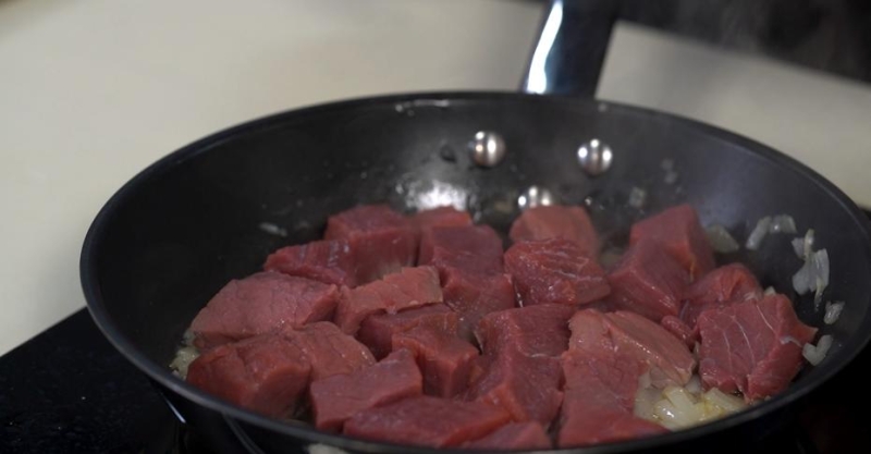 Версия грузинского остри в горшочке