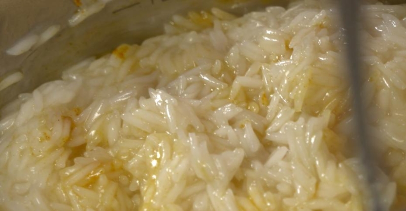 Сочные мини-фрикадельки и рис с карри