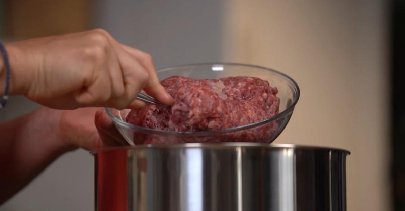 Сочные мини-фрикадельки и рис с карри