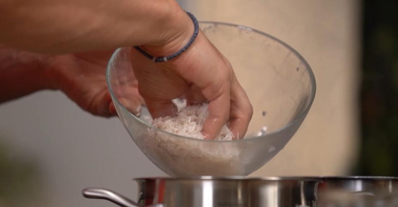 Сочные мини-фрикадельки и рис с карри