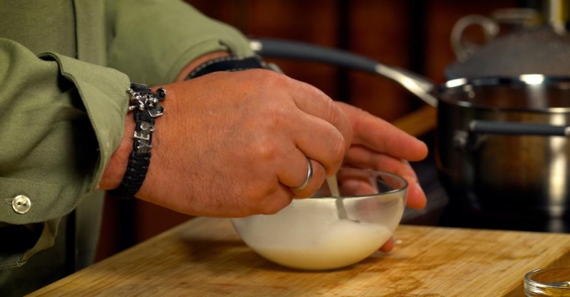 Куриные крылья в глазури из энергетика