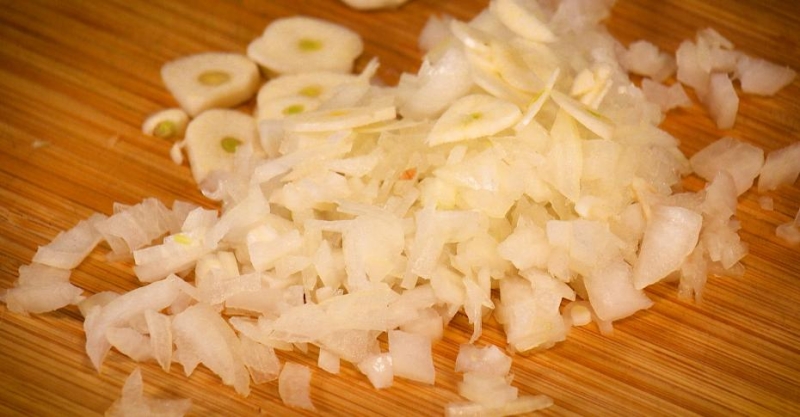 Паста а-ля Альфредо и курица в красной панировке