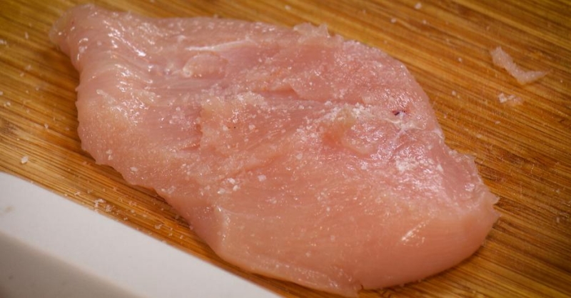 Паста а-ля Альфредо и курица в красной панировке