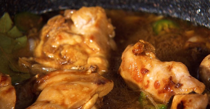 Адобо с курицей