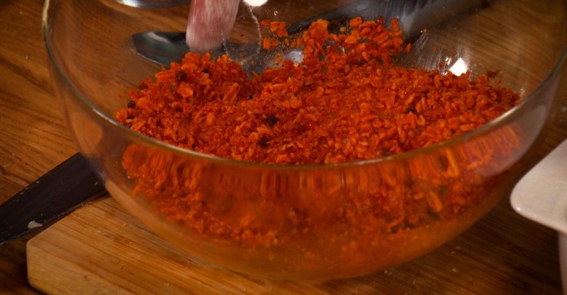 Паста а-ля Альфредо и курица в красной панировке