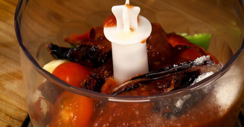 Энчиладас с курицей в соусе